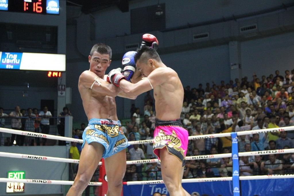 Muay Thai Clinch - Muay Thailand